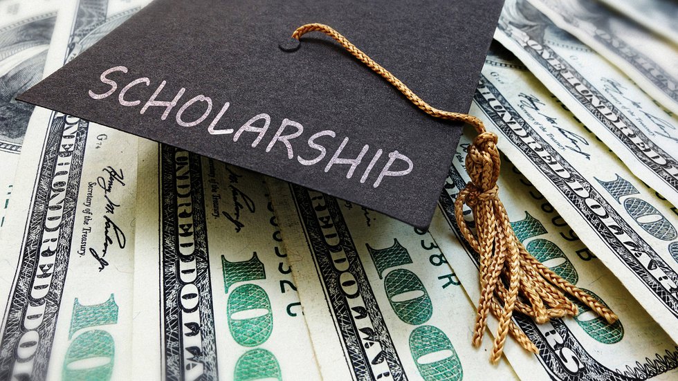 Full-Ride-Scholarships-50-Universities-and-What-They-Offer.jpg